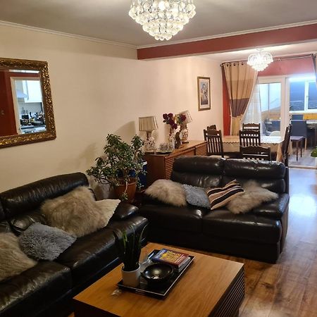 Specious Room In Northolt Northolt  Екстер'єр фото