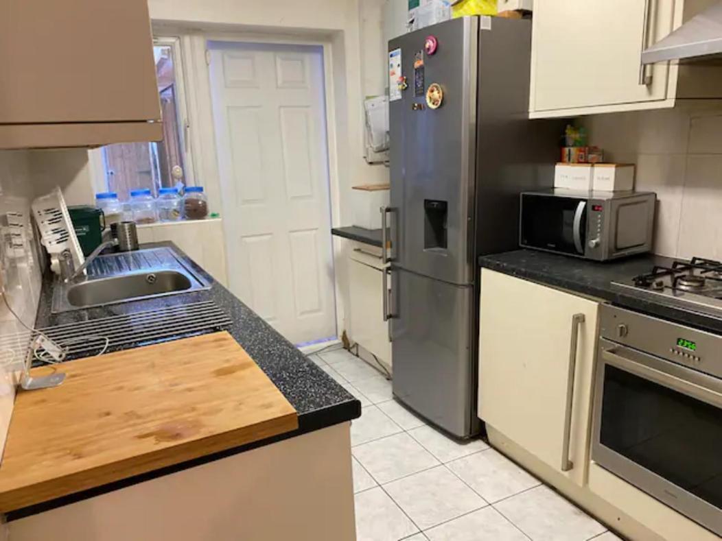 Specious Room In Northolt Northolt  Екстер'єр фото