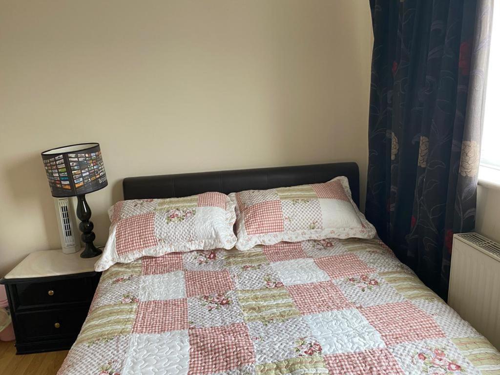 Specious Room In Northolt Northolt  Екстер'єр фото