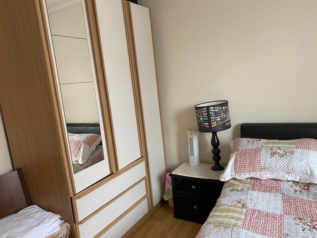 Specious Room In Northolt Northolt  Екстер'єр фото